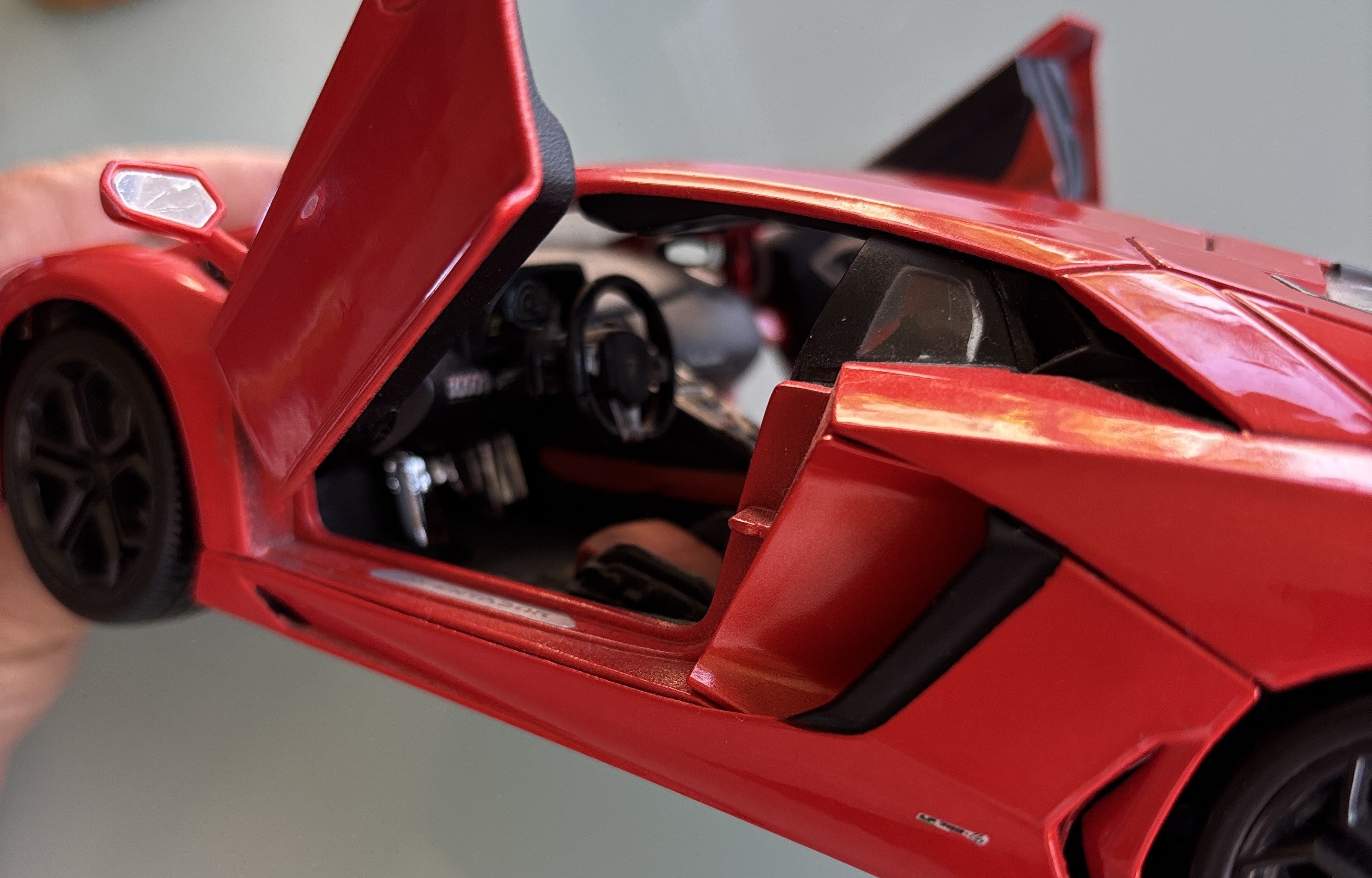 LAMBORGHINI Adventador LP700-4 1:18 Burago