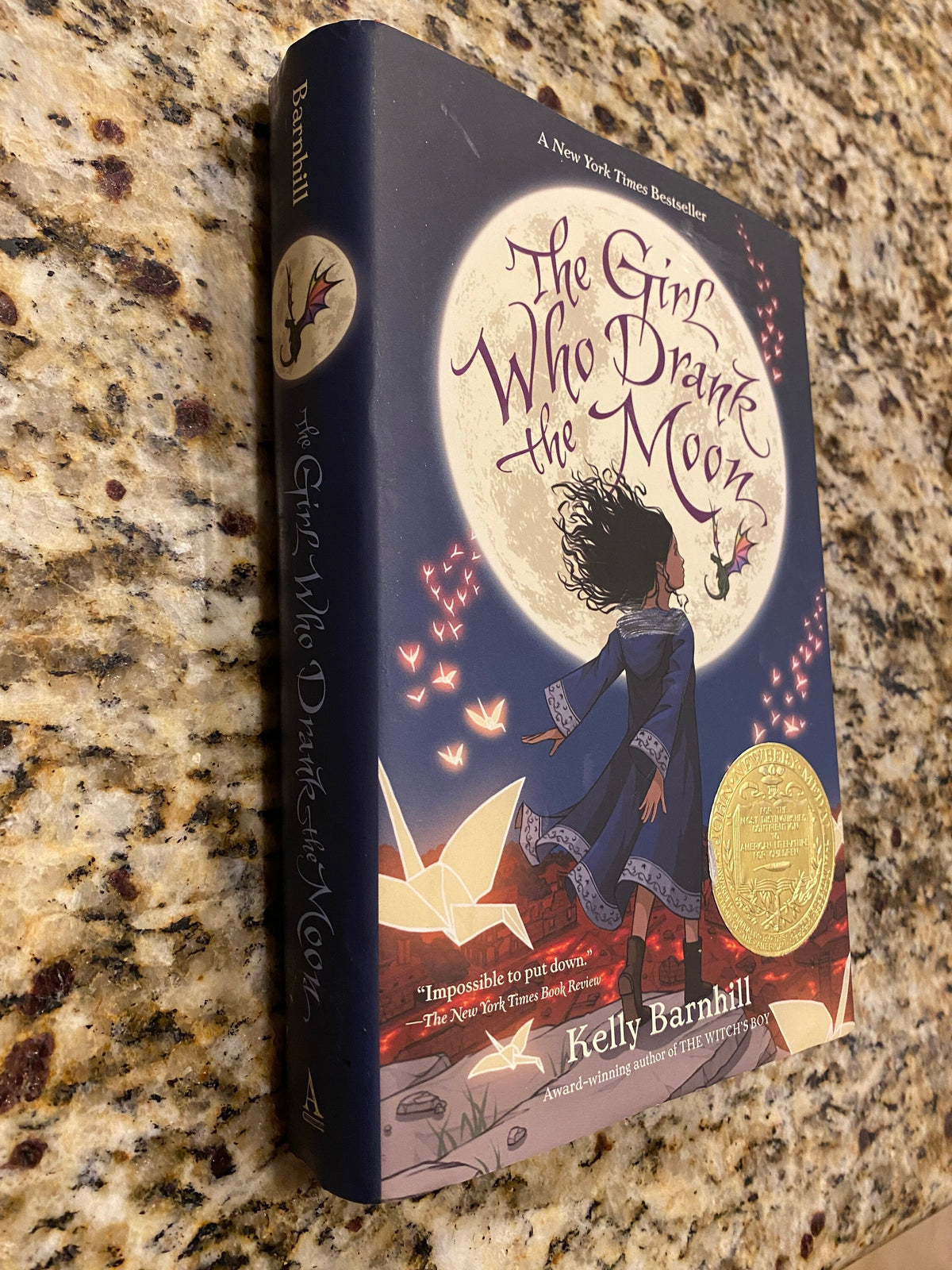 The Girl Who Drank the Moon Barnhill, Kelly