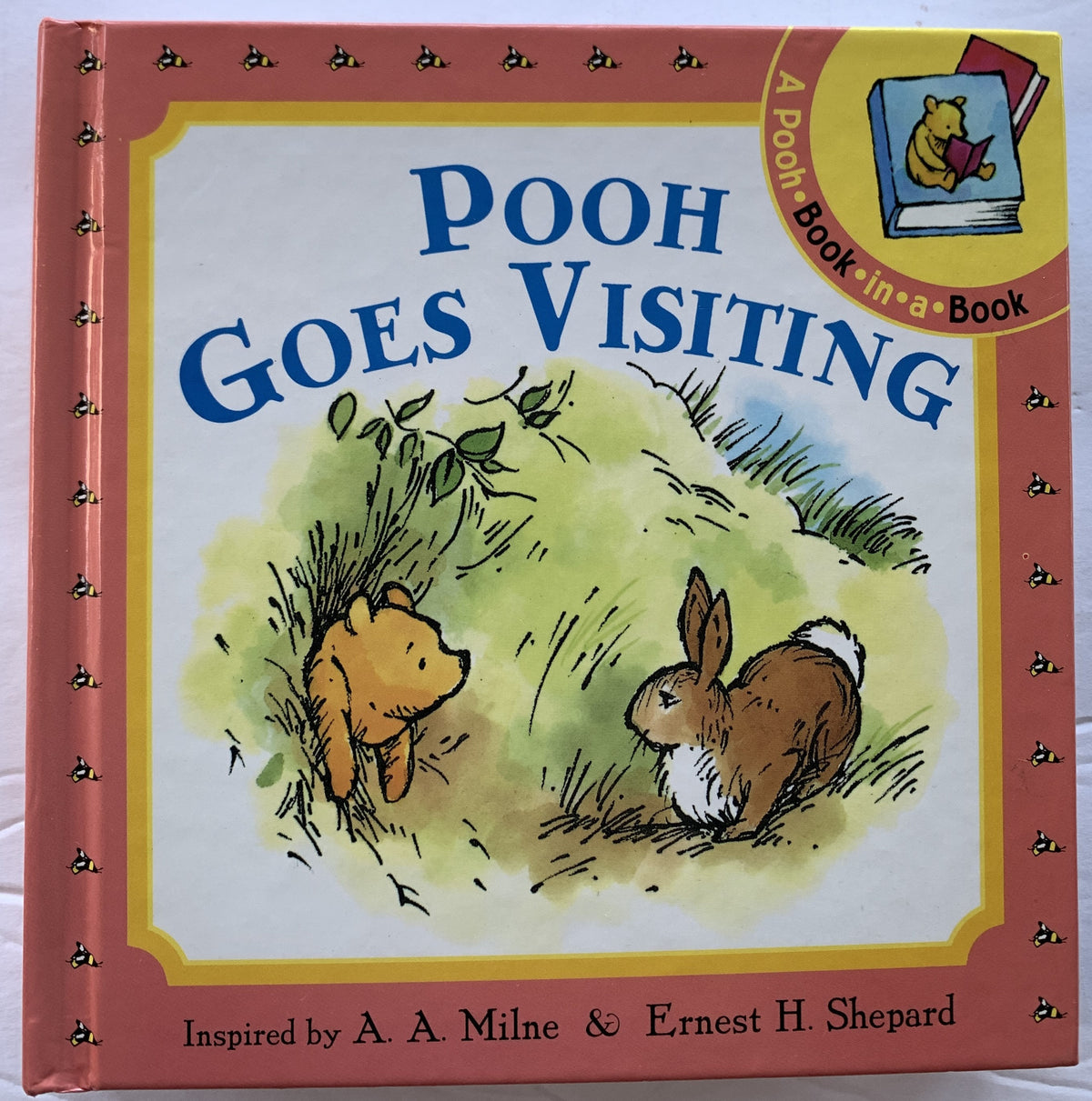 Pooh Goes Visiting - Book-in-a-book - 2001