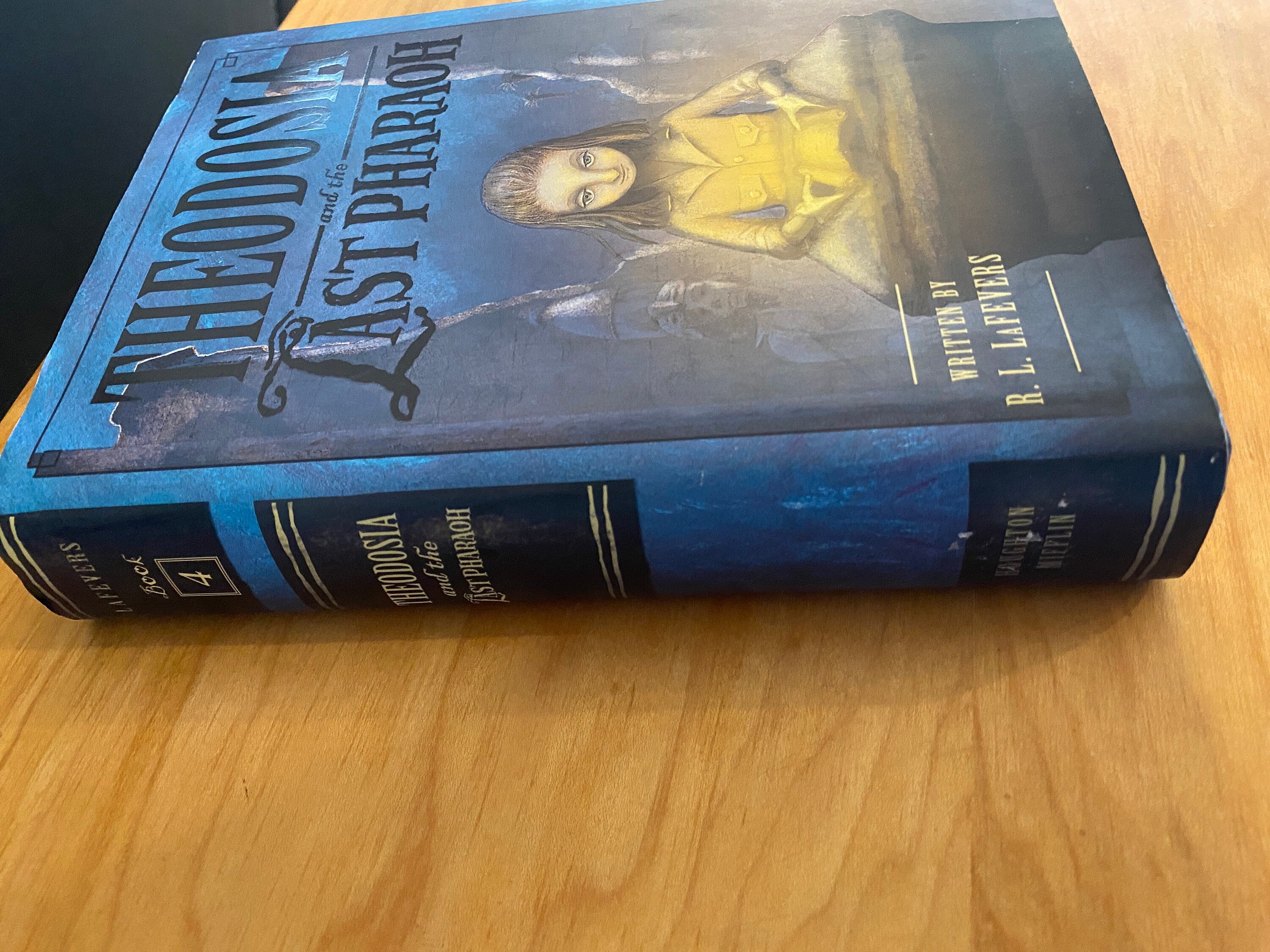 Theodosia And The Last Pharaoh (the Theodosia Series) Easy To Carry for travel