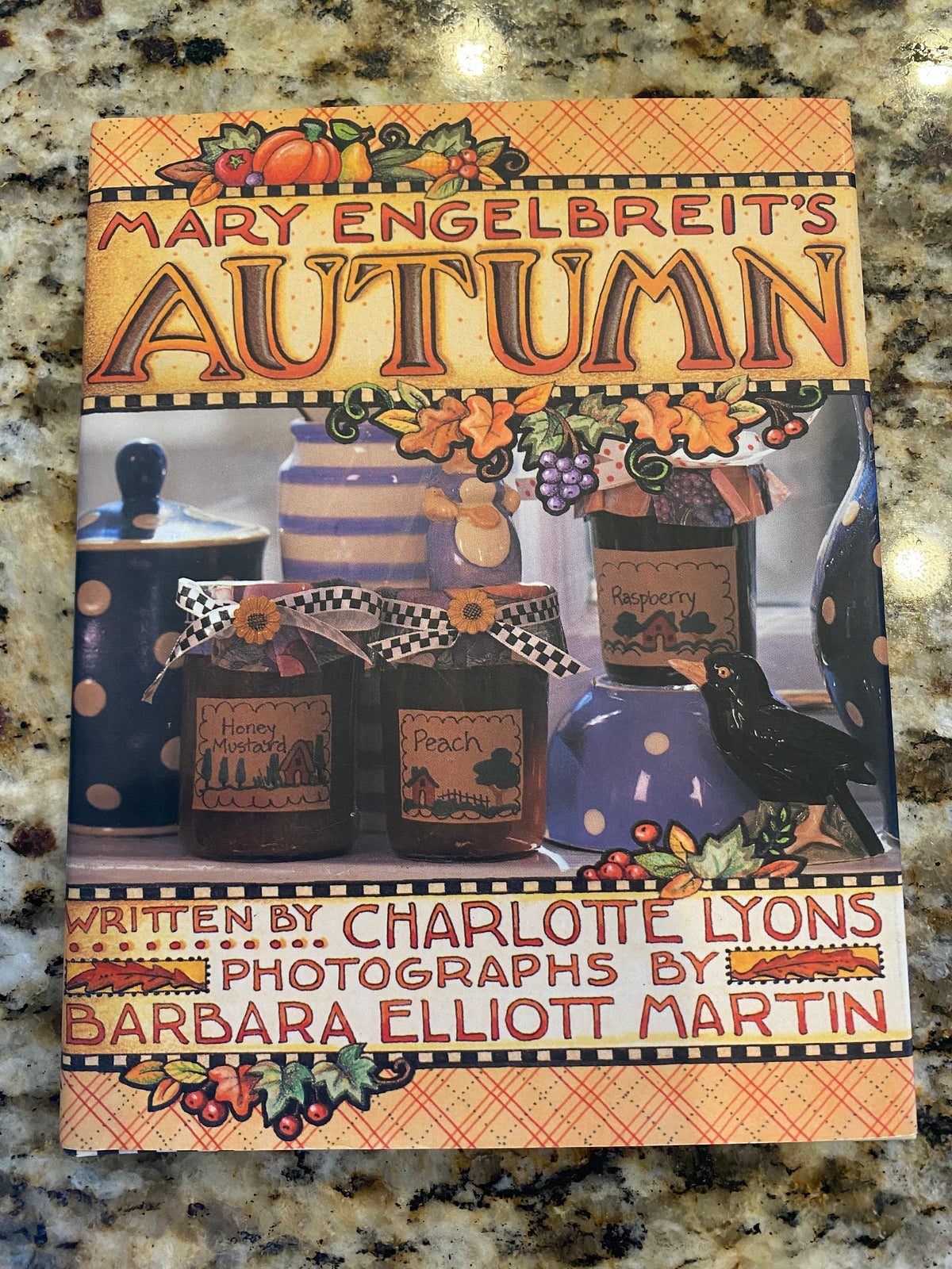 MARY ENGELBREIT'S AUTUMN: Craft, Charlotte Lyons