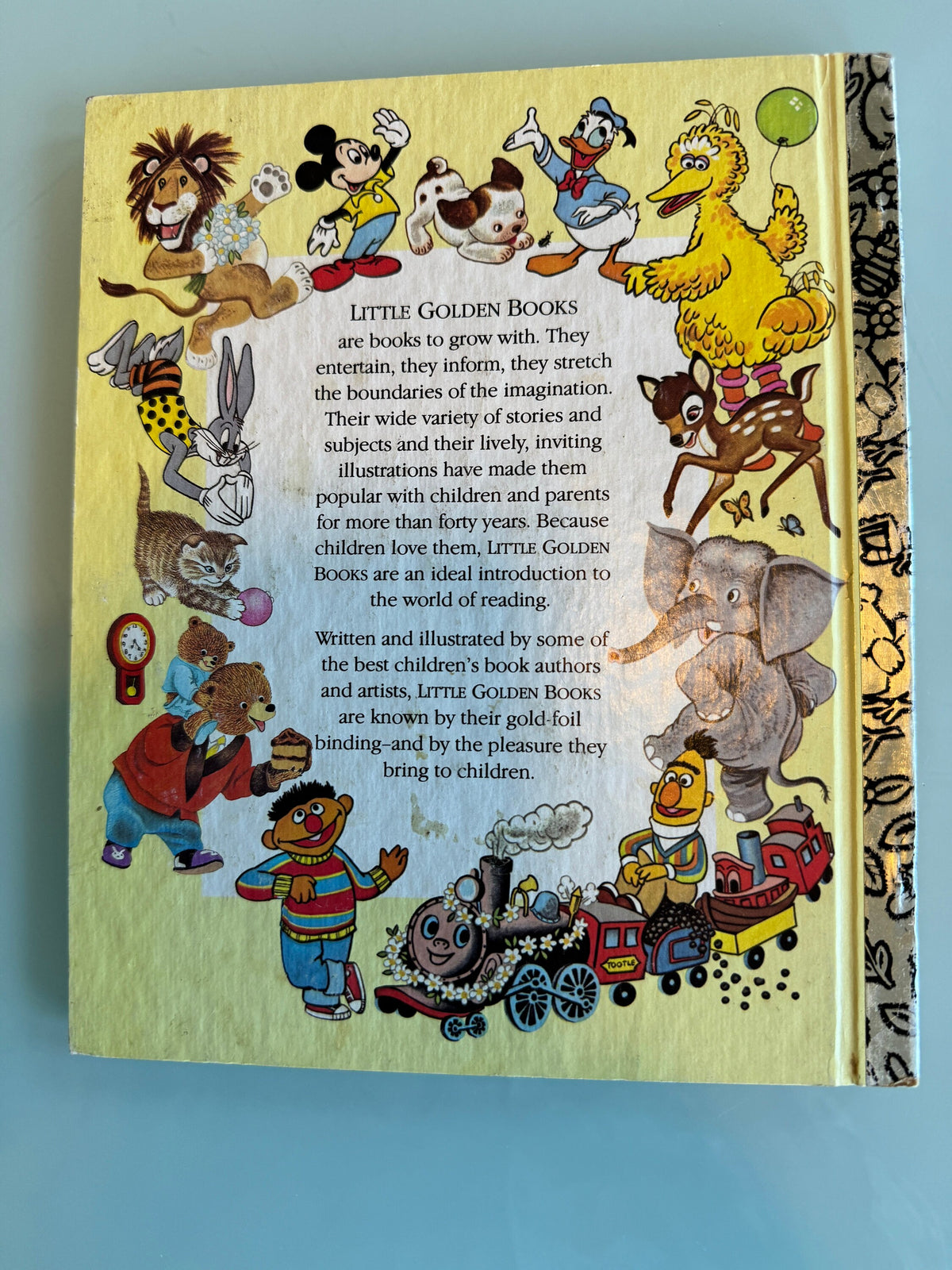 What's Up In The Alley a little Golden Book   Sesame Street