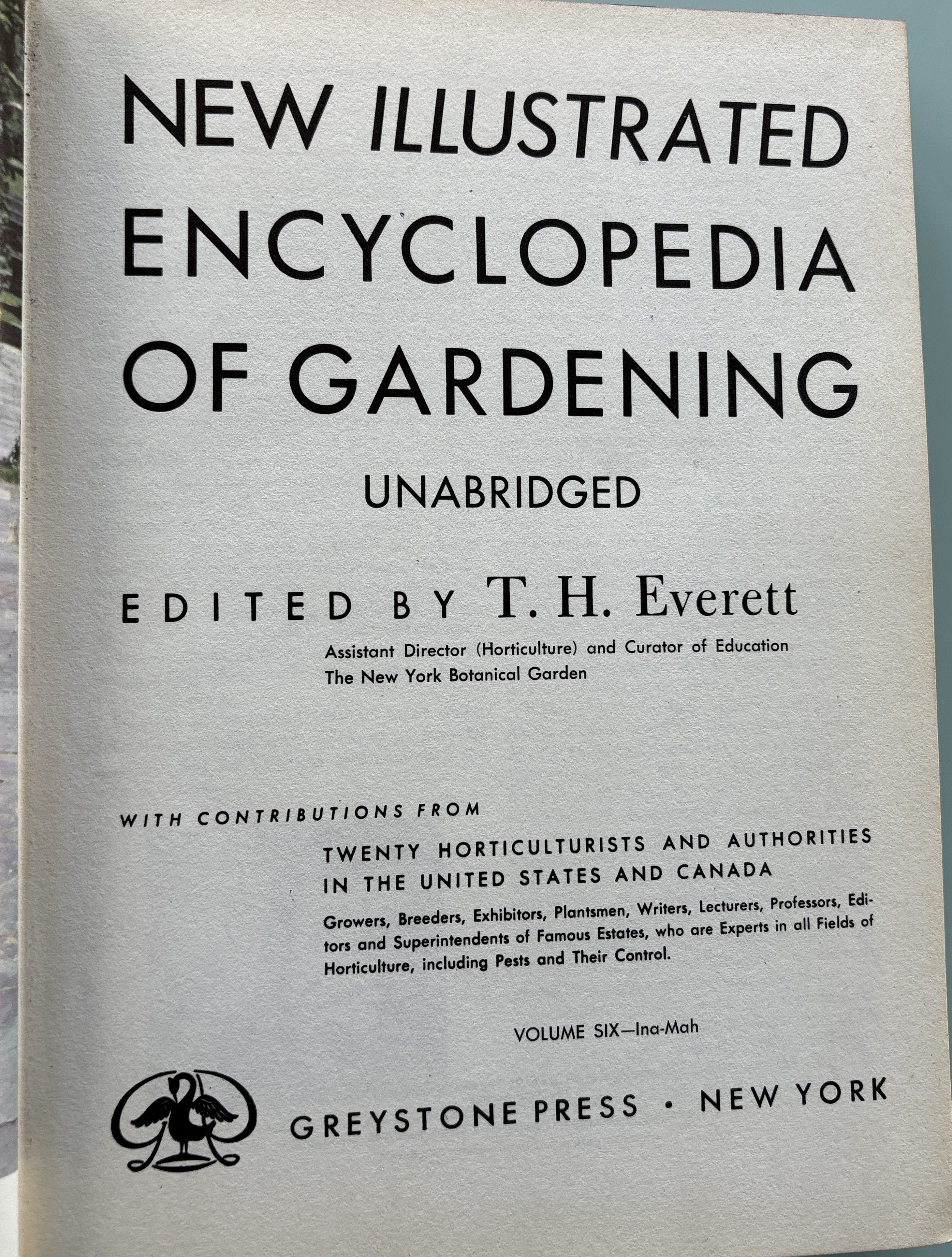 Encyclopedia of Gardening - New Illustraded - 1960