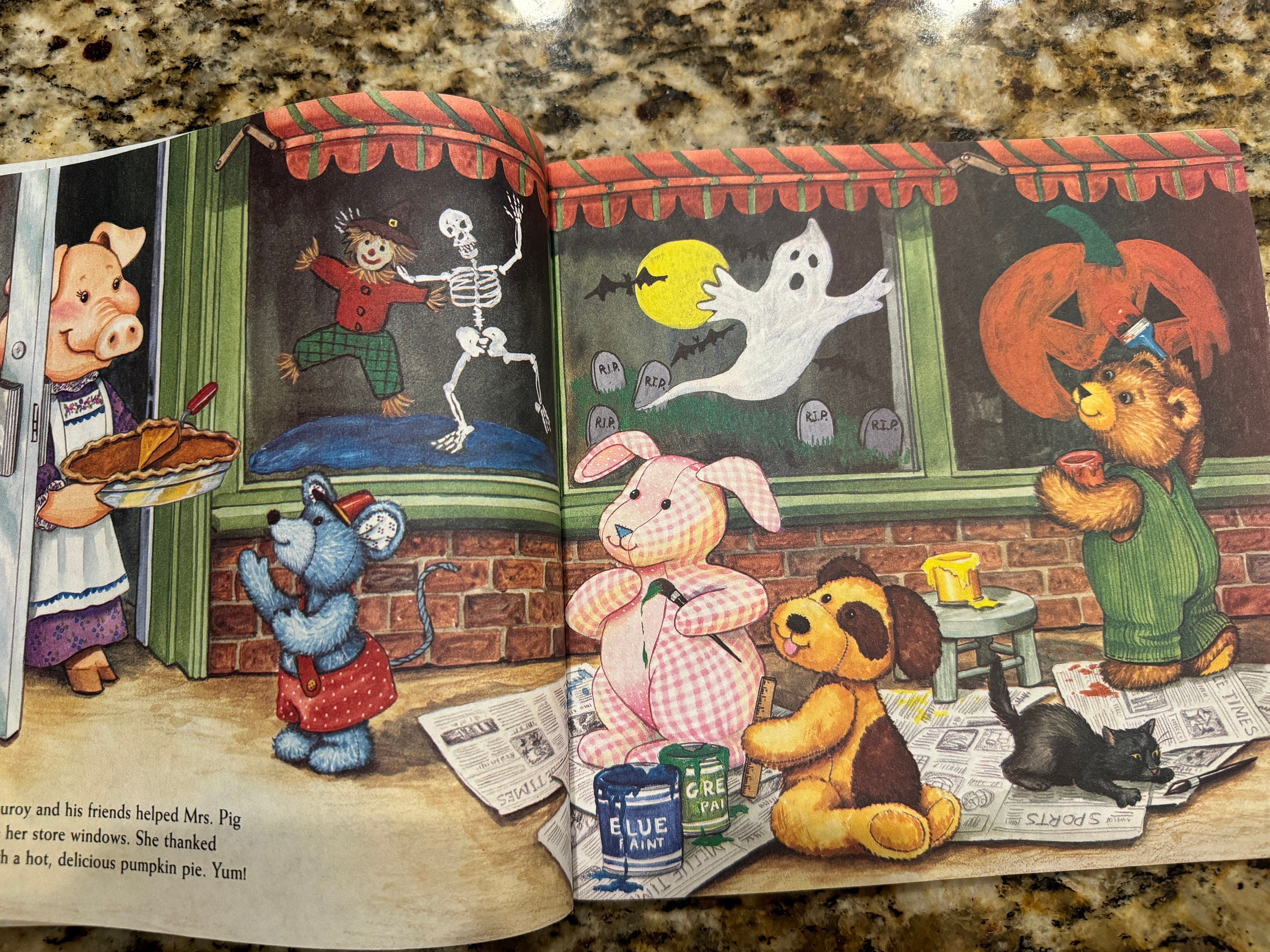 Corduroy's Halloween Celebration Children's Book (Paperback)