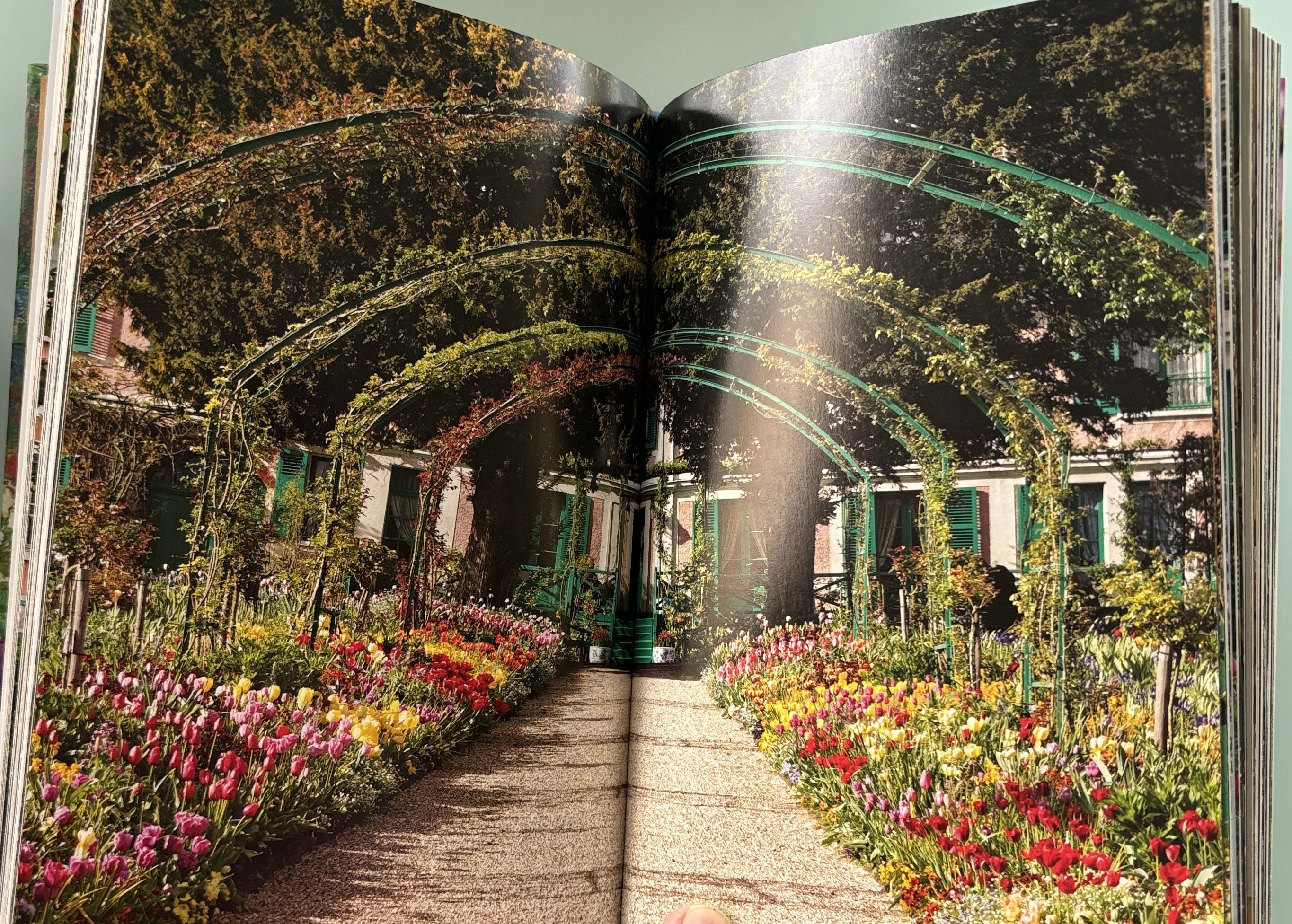 A Day With Claude onet in Giverny (Monet Art)