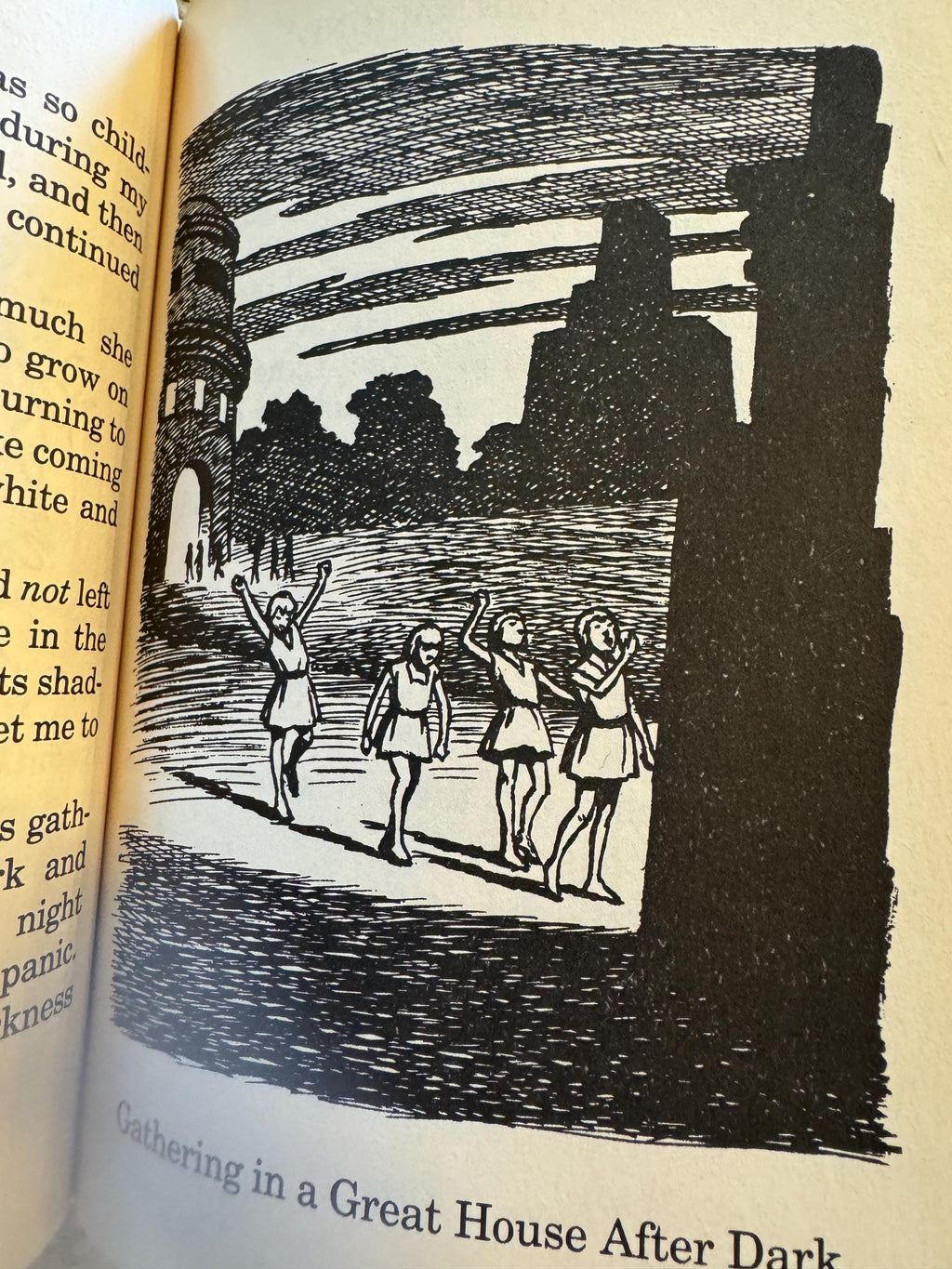 The Time Machine H.G. Wells Illustrated Classics 1992 Hardcover