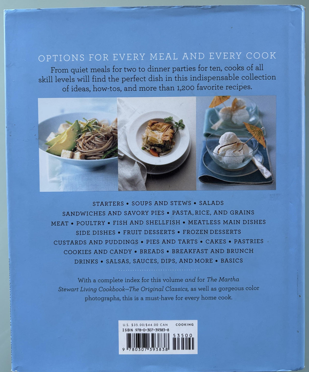 The Martha Stewart Living Cookbook - The New Classics  **  First Edition  **