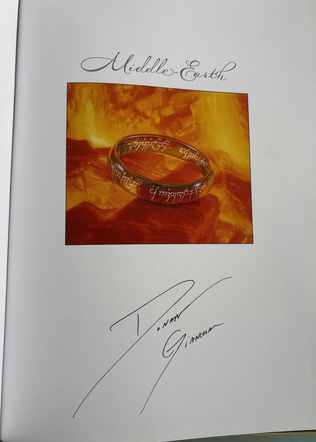 Middle-Earth (Visions of a Modern Myth):   Donato Giancola  **  Signed 1st Edtion  **