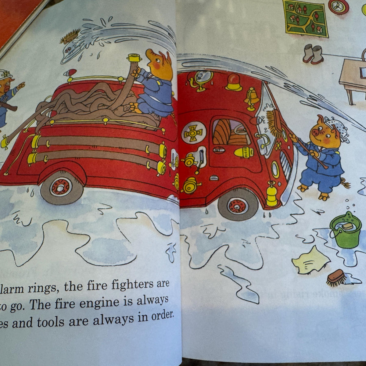 Richard Scarry's Busiest Firefighters Ever (Little Golden Books) 1993