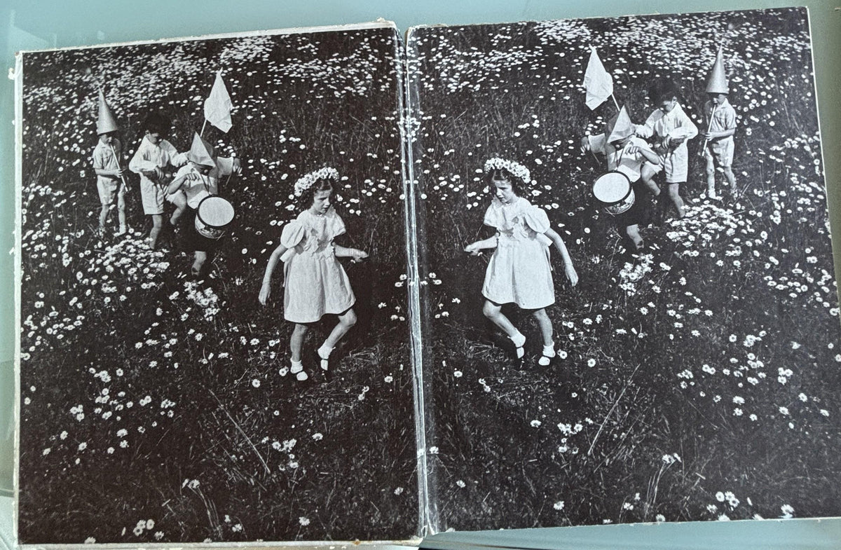 A Child's Garden of Verses:  Robert Louis Stevenson  **  1944  **