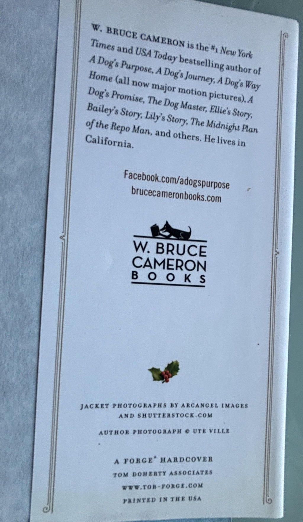W. Bruce Cameron A Dog's Christmas First Edition Novel