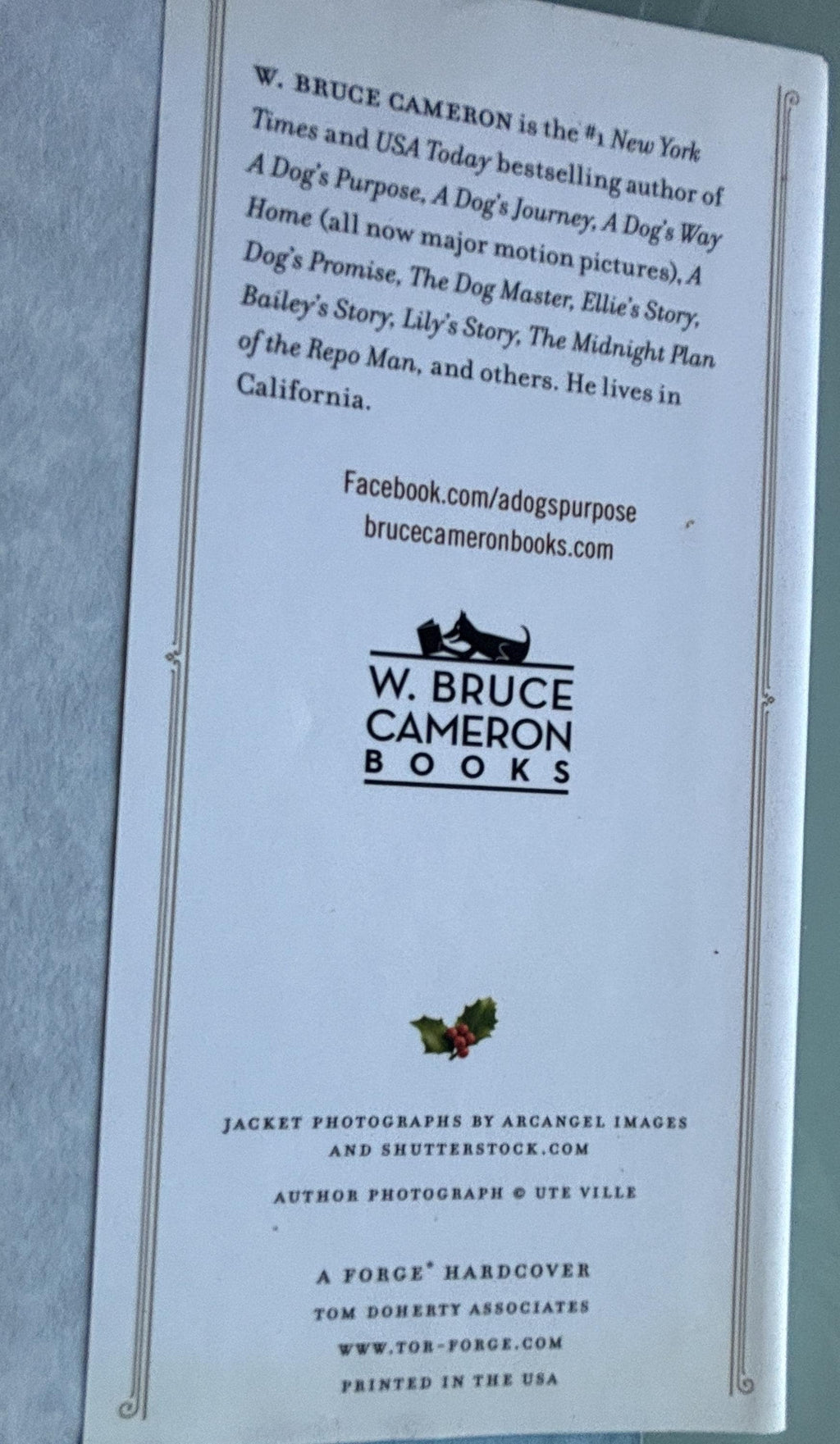 W. Bruce Cameron A Dog's Christmas First Edition Novel