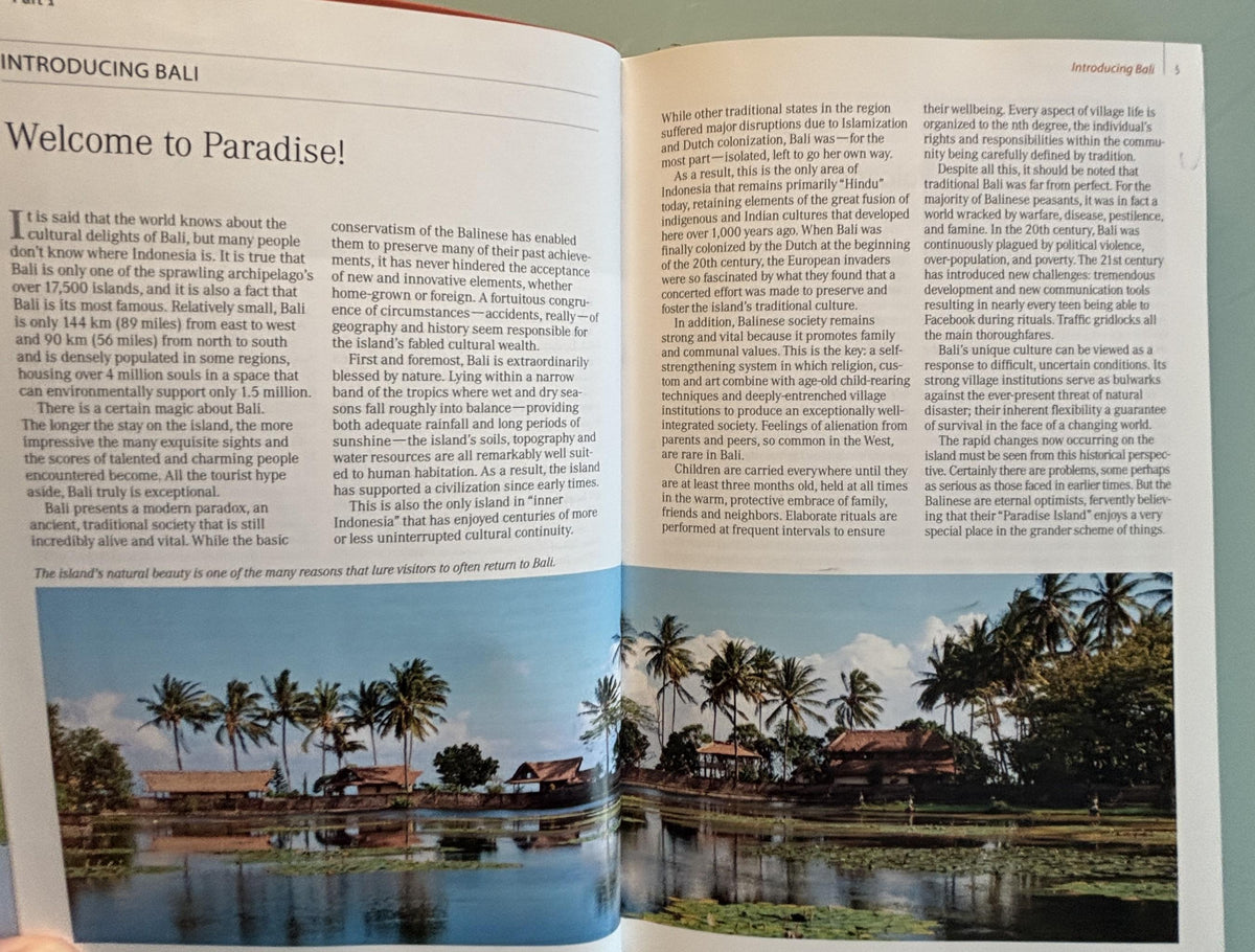 Bali The Ultimate Guide to the World's Most Spectacular Tropical Island:   Linda Hoffman