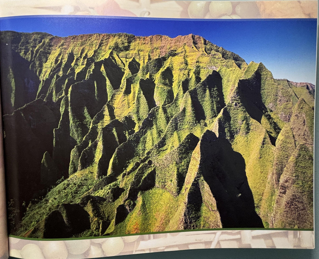 Reflections of KAUAI, The Garden Island:  Tsutsumi, Cheryl Chee  **  First Edition First Printing  **