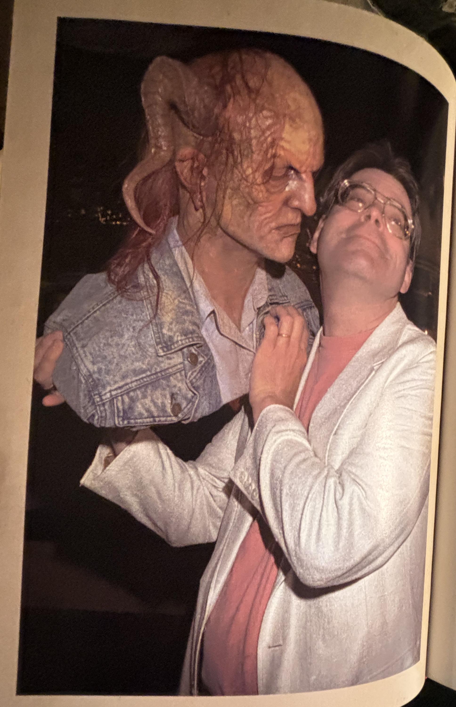 The Stephen KING Illustrated Companion:  Bev Vincent  **  FIrst Editon  **