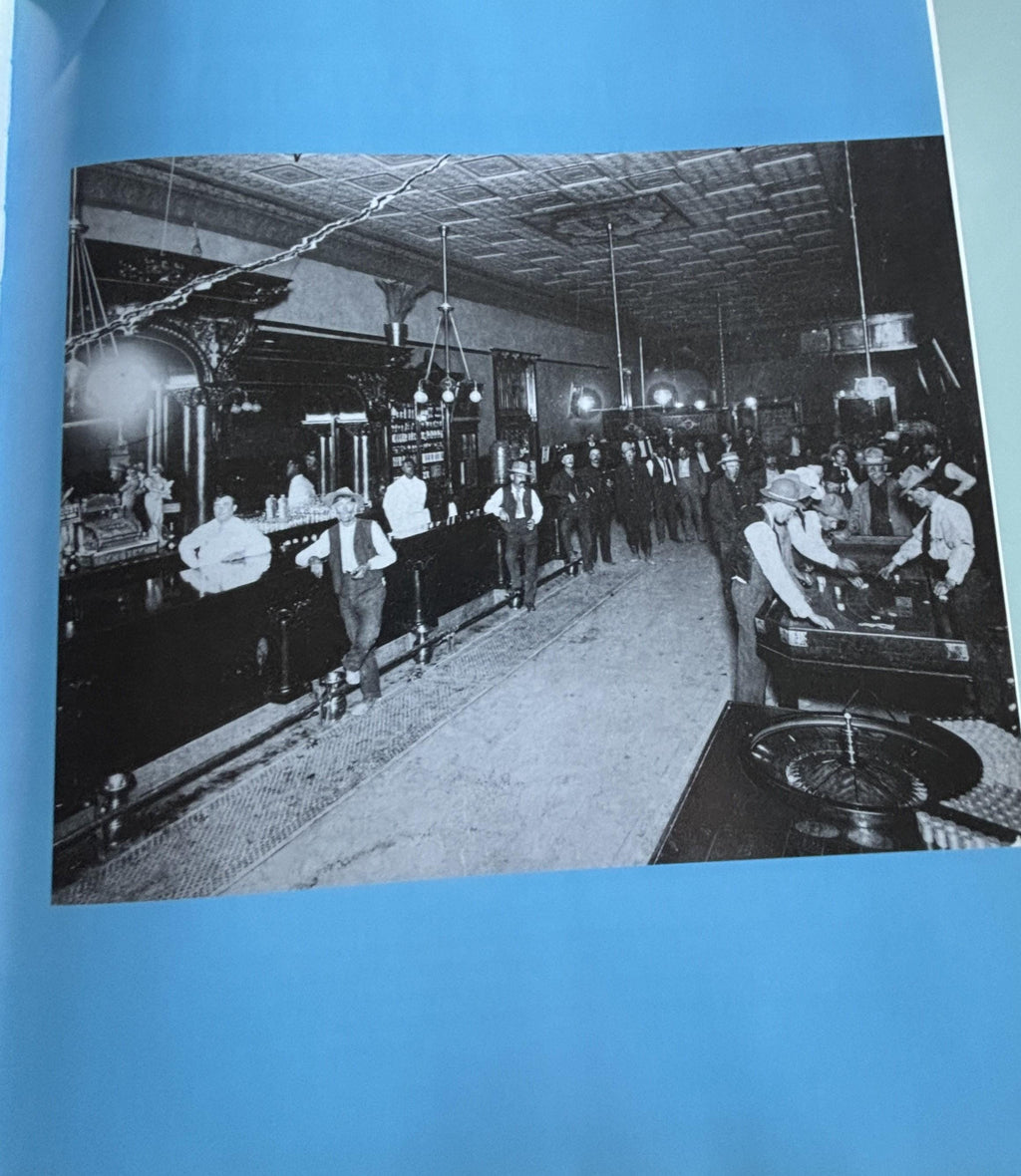 Las Vegas - An Unconventional History:  Michelle Ferari  **  FIrst Edition  **