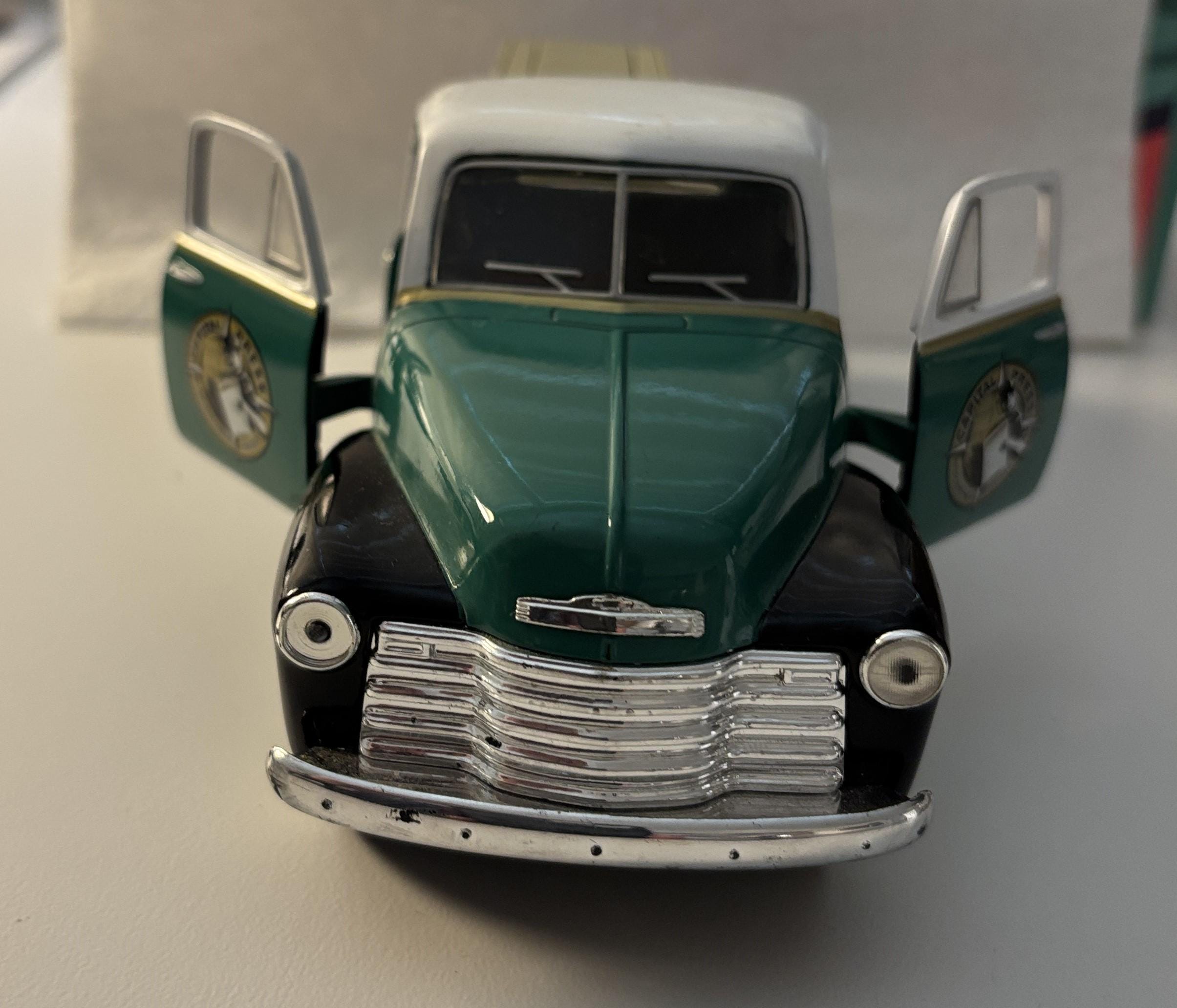 1952 Chevrolet Pickup 1:24 die-cast  **  Limited Edition  **