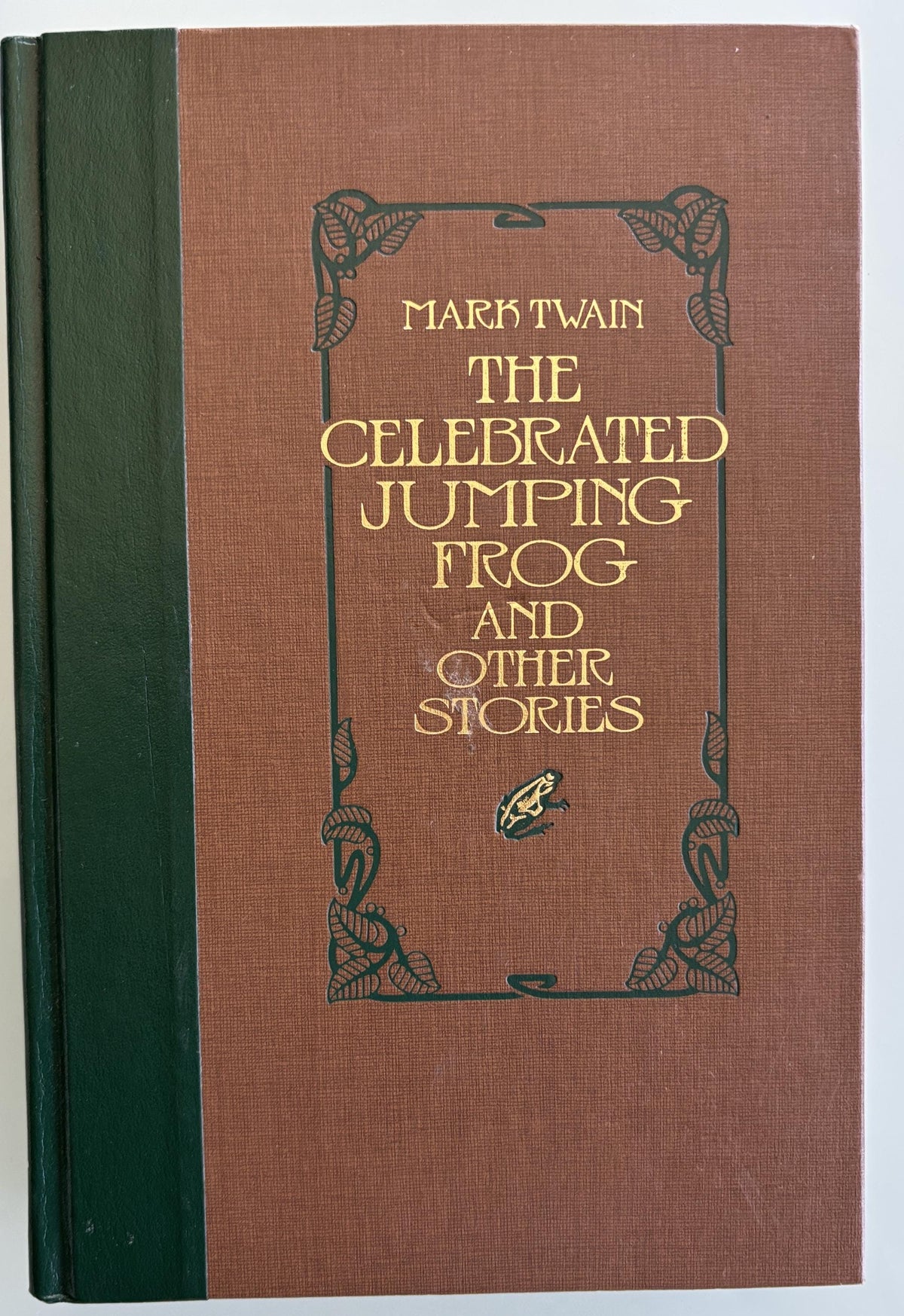 The celebrated jumping frog and other stories:  Mark Twain  1992